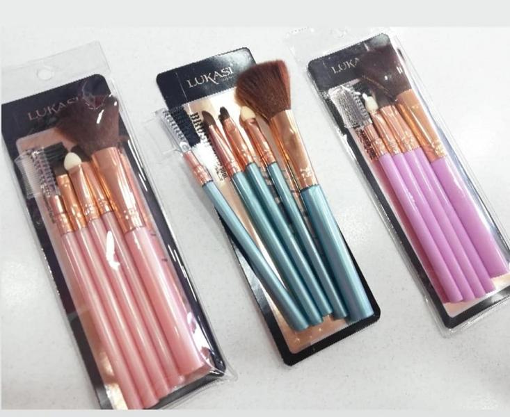 SET BROCHAS LUKASY  5 PCS
