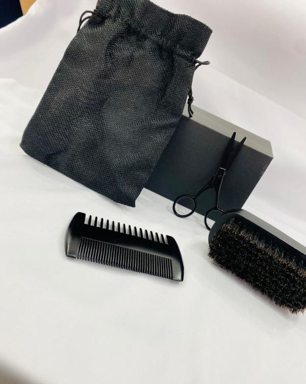 SET DE CEPILLO Y PEINE BARBERO