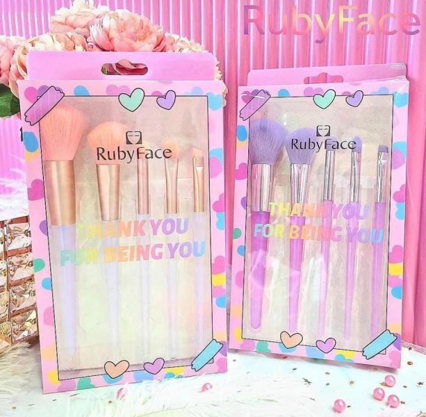 SET DE BROCHAS RUBY FACE