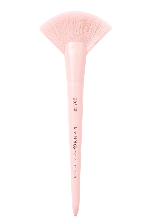 BROCHA VEGANA POWDER FAN BRUSH BEAUTY CREATIONS